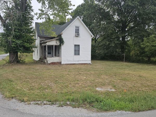 2100 Brownsville Road , Mt Vernon, IL 62864