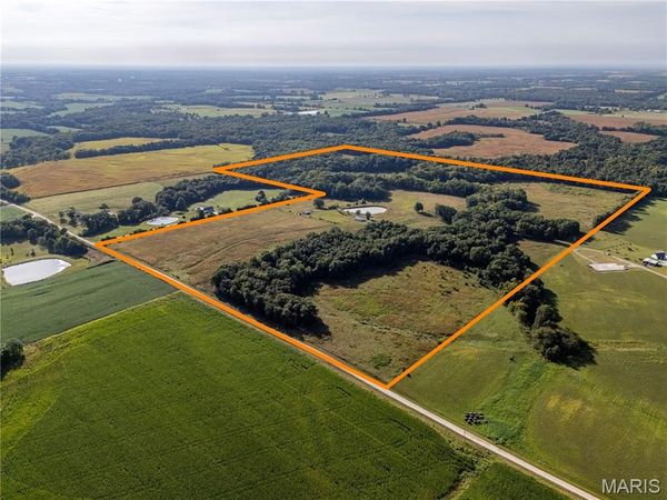 4121 Pike 451 , Curryville, MO 63339
