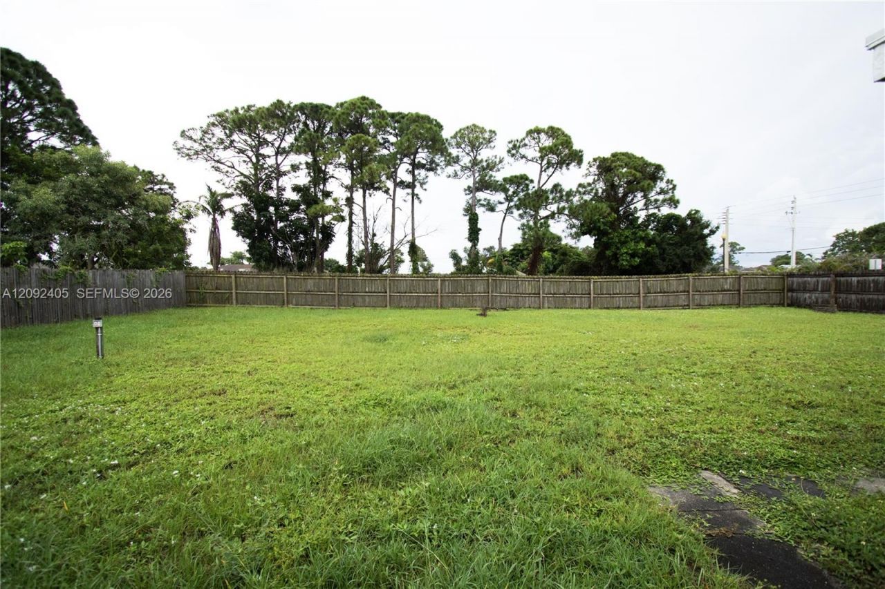 100 SE Eyerly Ave, Port Saint Lucie, FL 34983 Photo