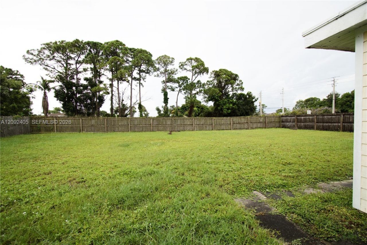 100 SE Eyerly Ave, Port Saint Lucie, FL 34983 Photo