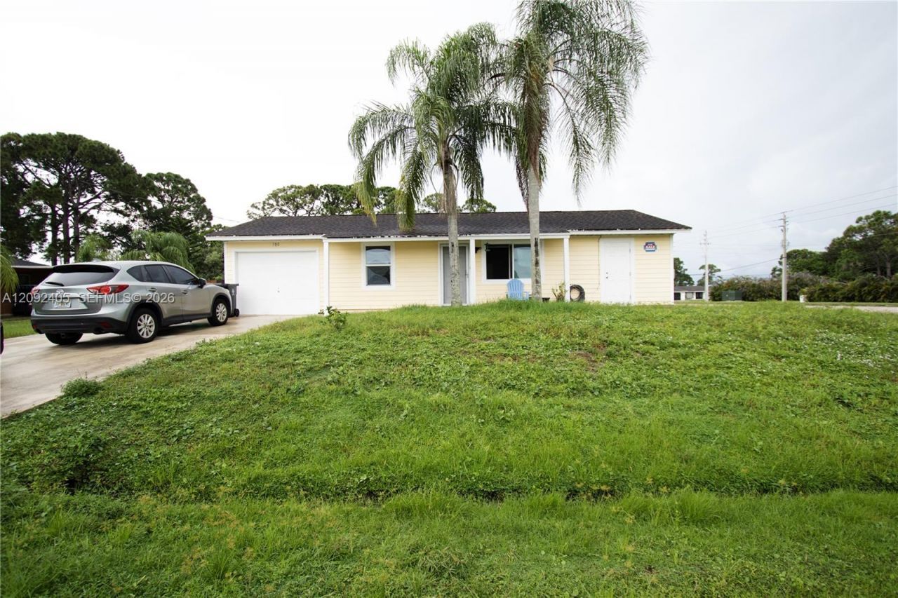 100 SE Eyerly Ave, Port Saint Lucie, FL 34983 Photo