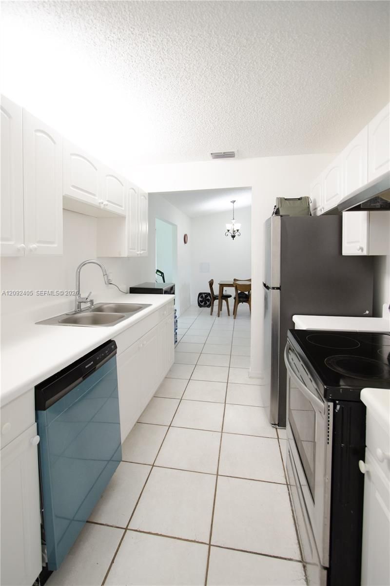 100 SE Eyerly Ave, Port Saint Lucie, FL 34983 Photo