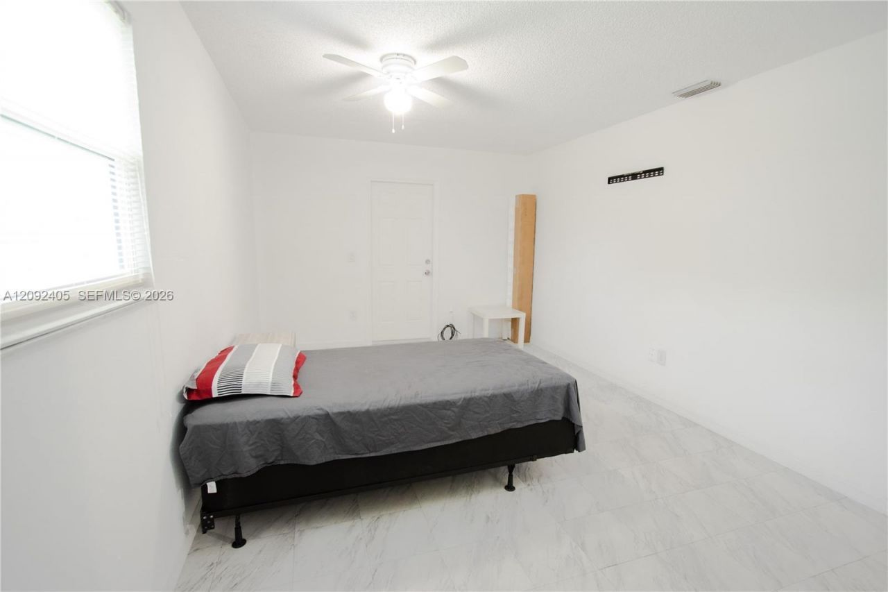 100 SE Eyerly Ave, Port Saint Lucie, FL 34983 Photo