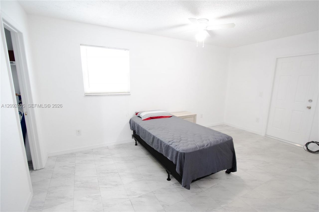 100 SE Eyerly Ave, Port Saint Lucie, FL 34983 Photo