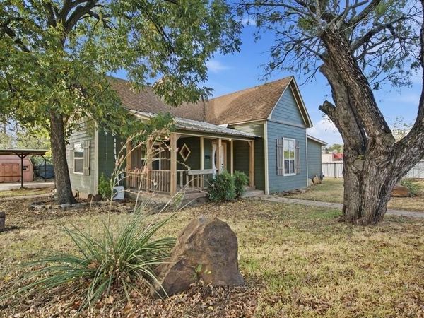 901 W 8th Street , Cisco, TX 76437