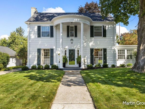485 Marywood Drive NE, Grand Rapids, MI 49505