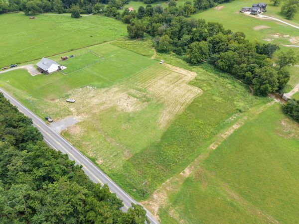 2646 New Hope Rd , Hendersonville, TN 37075