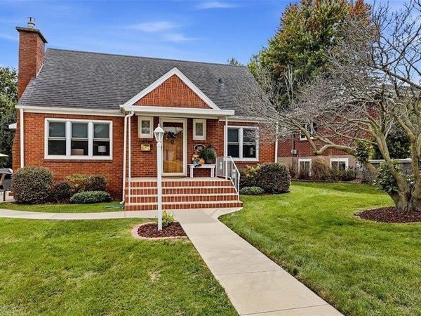 2000 Hale Street, Dubuque, IA 52001