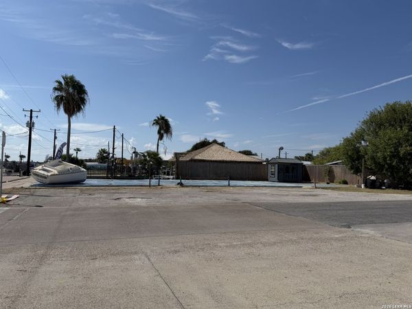 102 Broadway, Fulton, TX 78358