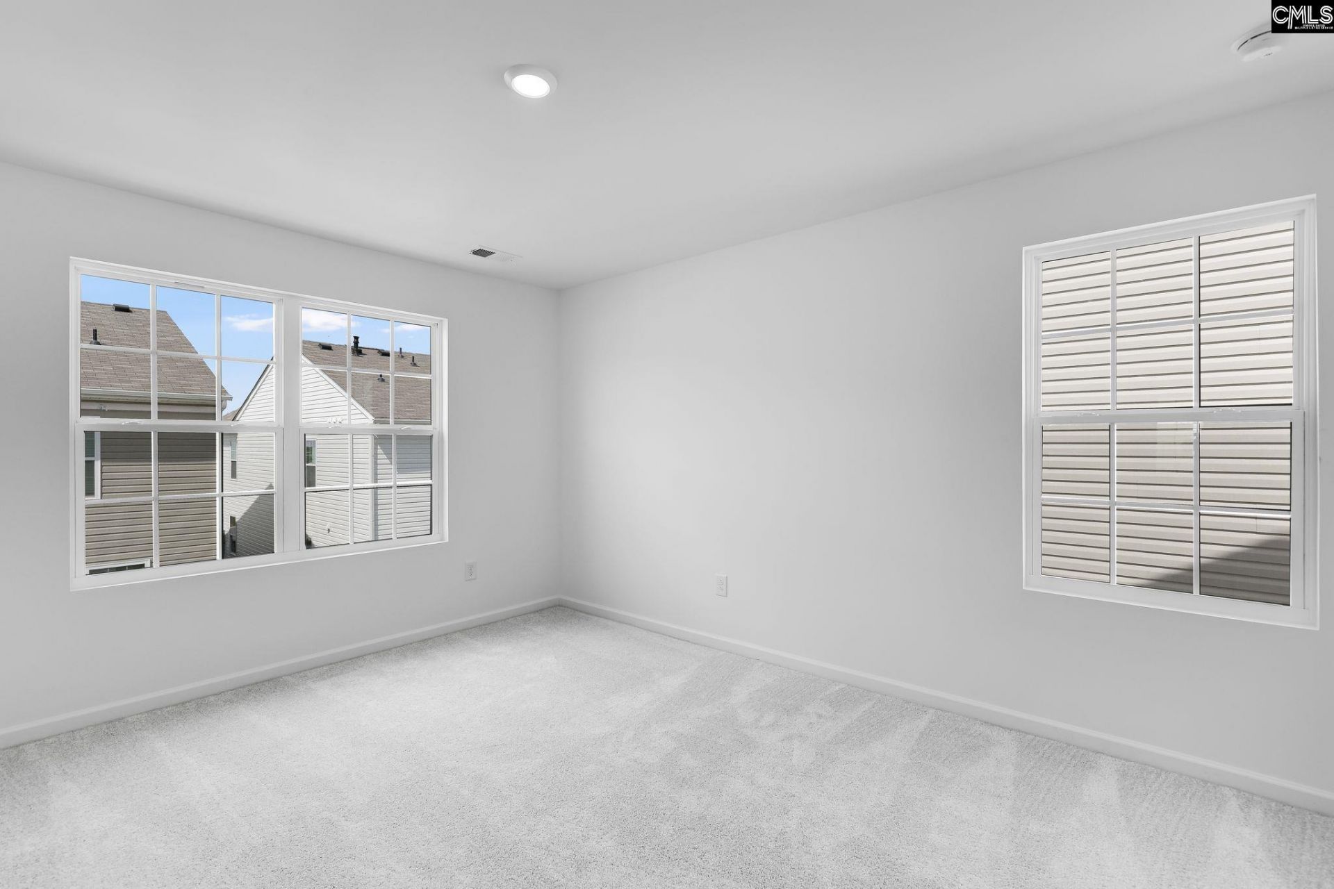 1115 Swindon Avenue Photo 6