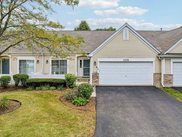 2276 Ashbrook Lane , Grayslake, IL 60030