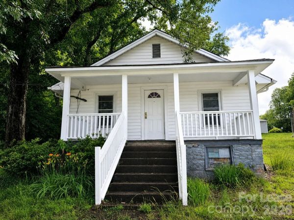 1641 Berkley Street SW, Lenoir, NC 28645