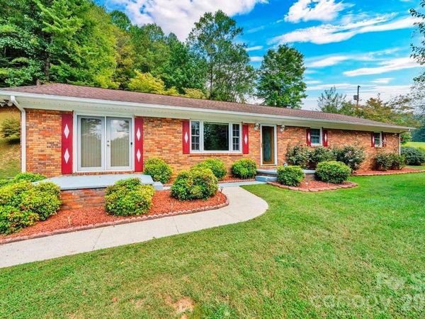 6762 US Highway 421 Highway N, Vilas, NC 28692