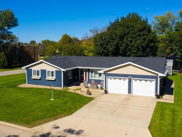 200 10th Avenue North, Clear Lake, IA 50428