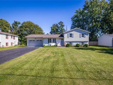 69 Cedarhurst Drive , West Henrietta, NY 14586