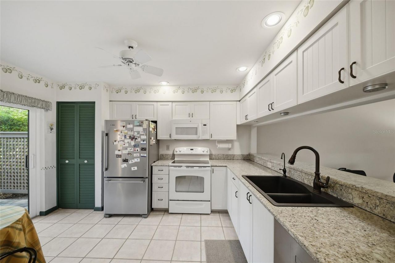 3266 Sandleheath, Unit 51, Sarasota, FL 34235 Photo