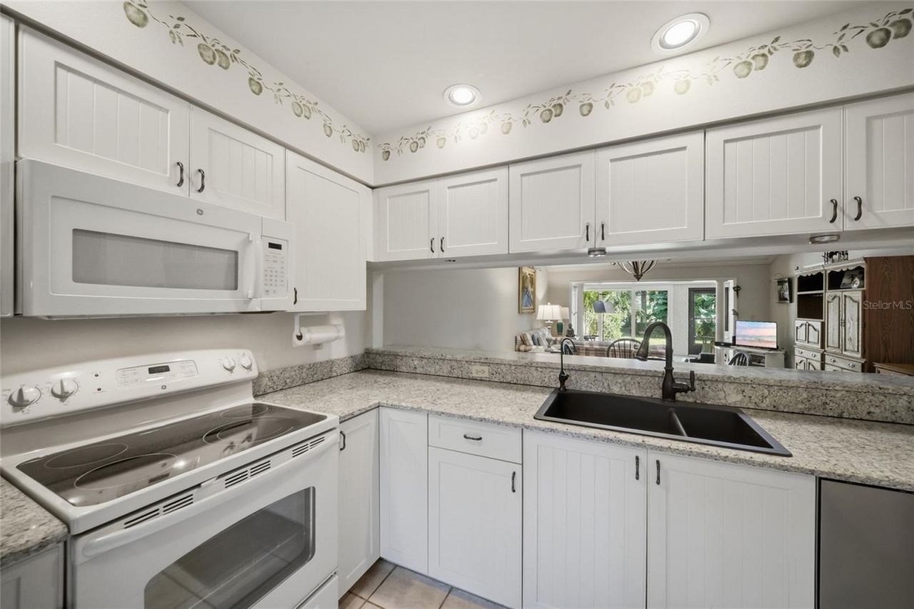 3266 Sandleheath, Unit 51, Sarasota, FL 34235 Photo