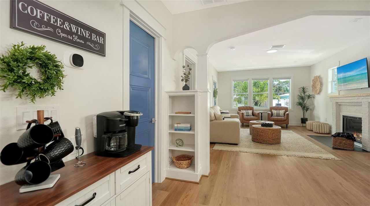 2546 Loma Linda Street , Sarasota, FL 34239 Photo