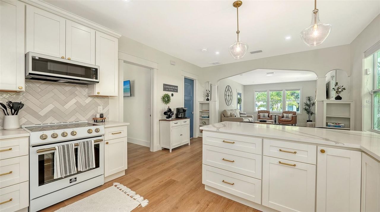 2546 Loma Linda Street , Sarasota, FL 34239 Photo