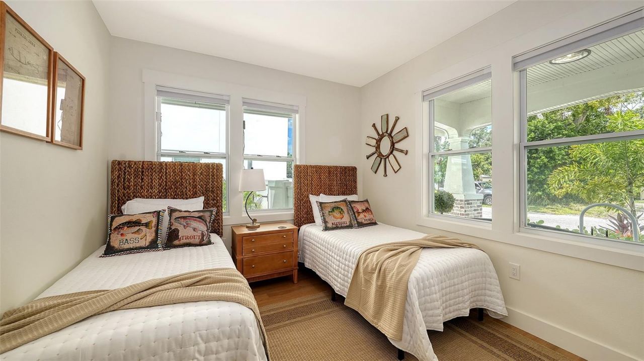 2546 Loma Linda Street , Sarasota, FL 34239 Photo