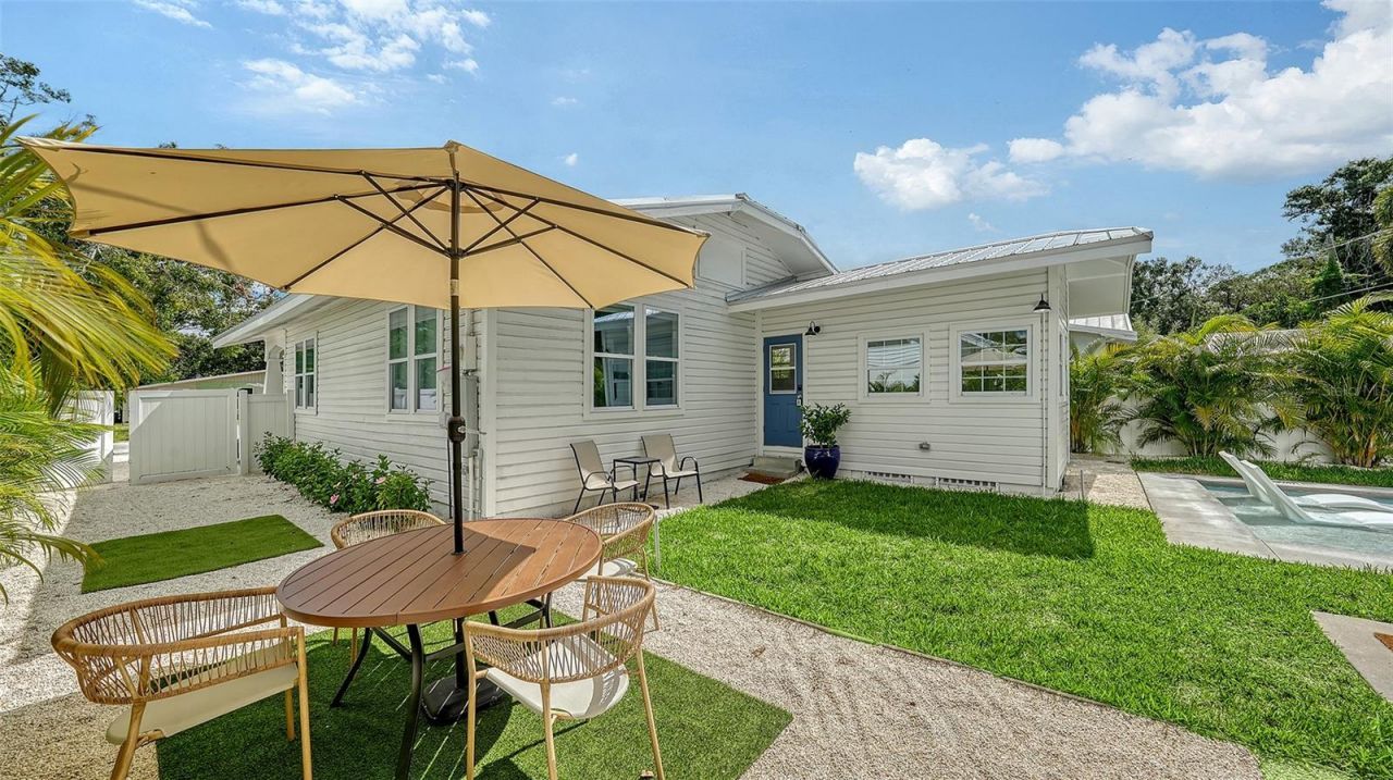 2546 Loma Linda Street , Sarasota, FL 34239 Photo