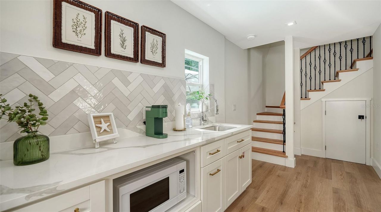 2546 Loma Linda Street , Sarasota, FL 34239 Photo