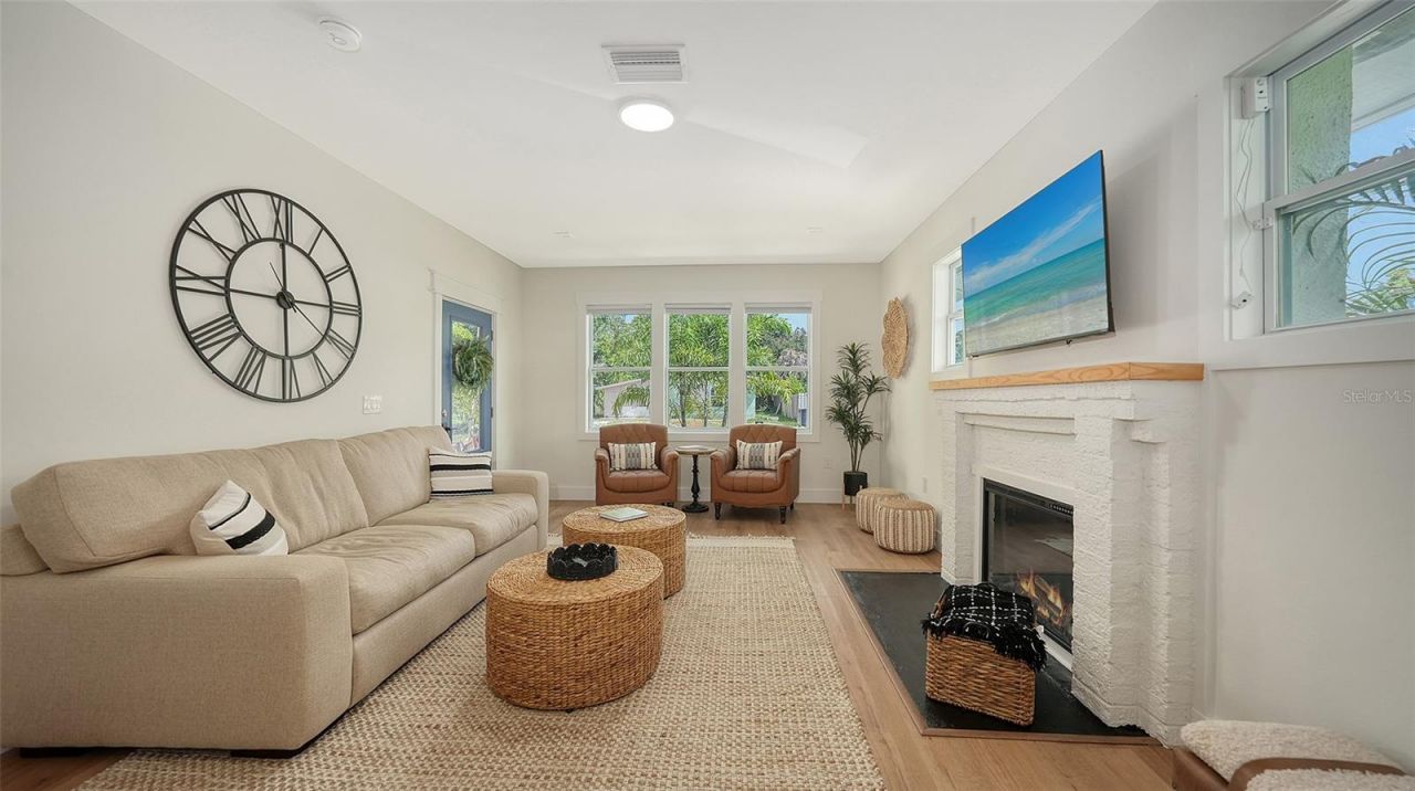 2546 Loma Linda Street , Sarasota, FL 34239 Photo