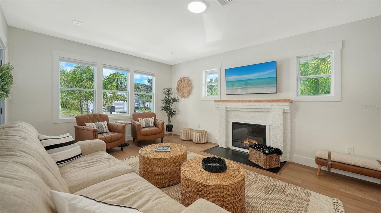 2546 Loma Linda Street , Sarasota, FL 34239 Photo