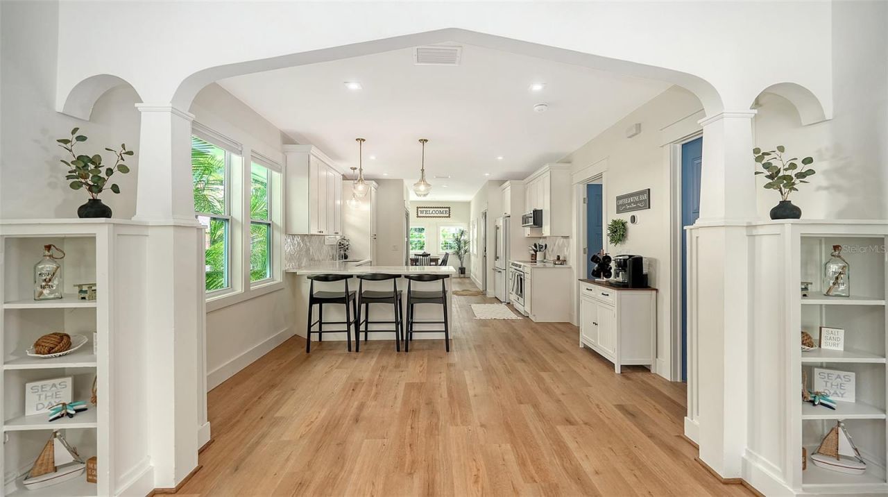 2546 Loma Linda Street , Sarasota, FL 34239 Photo
