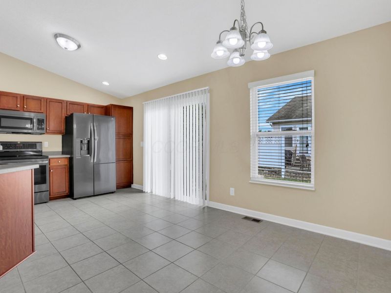 7672 Yonkers Drive, Unit 2001, Blacklick, OH 43004 Photo 16