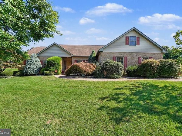 17 FOXWOOD DRIVE, MOHRSVILLE, PA 19541