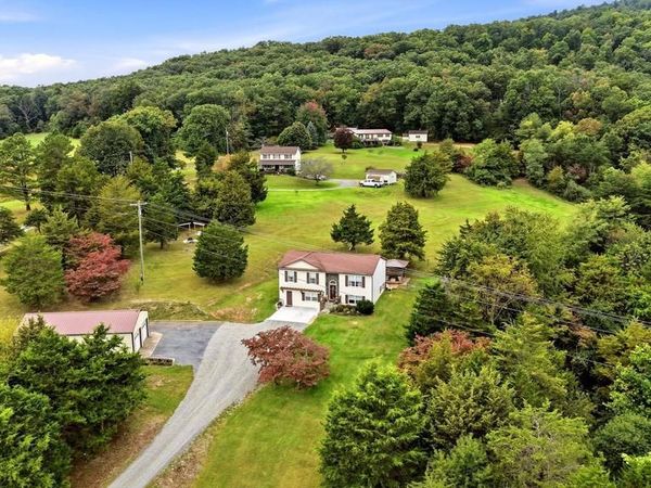 8 SCENIC VIEW LANE, PAW PAW, WV 25434