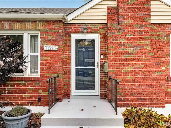 7613 Lovella Avenue, St Louis, MO 63117