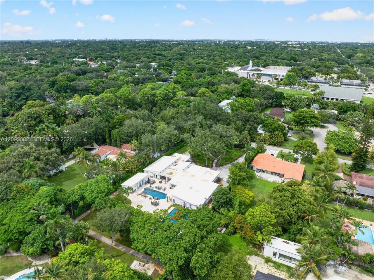 6750 SW 74th St , South Miami, FL 33143 Photo