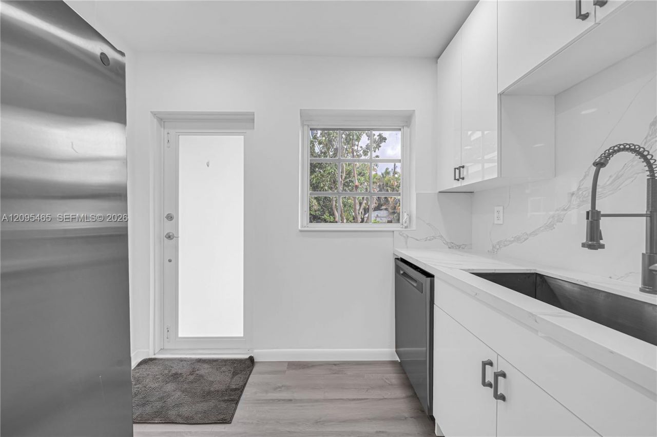 6351 NW 38th Ter, Virginia Gardens, FL 33166 Photo