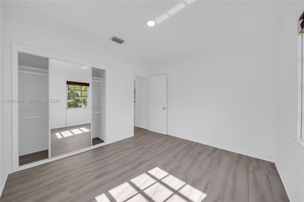 6351 NW 38th Ter, Virginia Gardens, FL 33166 Photo