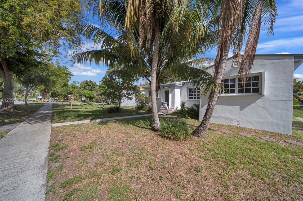 6351 NW 38th Ter, Virginia Gardens, FL 33166 Photo