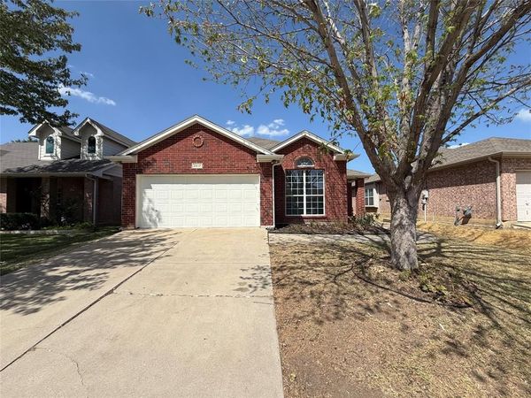 2617 Silver Hill Drive , Fort Worth, TX 76131