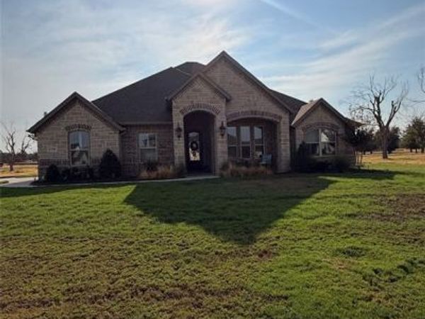 1136 Tremont Lane , Granbury, TX 76049