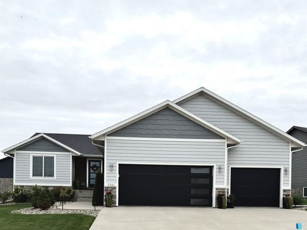 5301 E Revere Dr, Sioux Falls, SD 57110