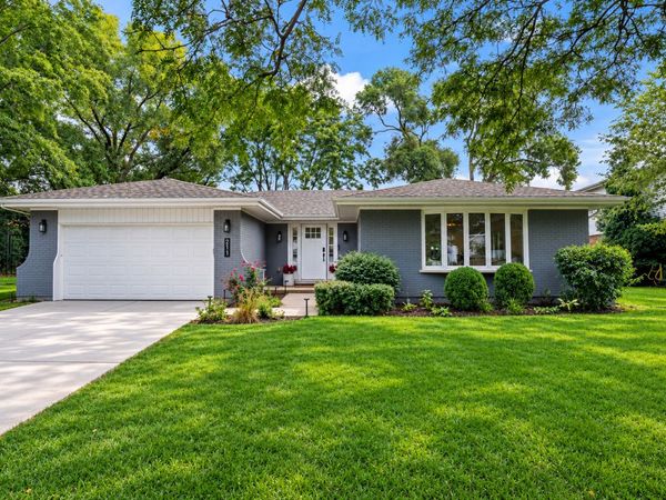 211 S Leonard Lane, Arlington Heights, IL 60005