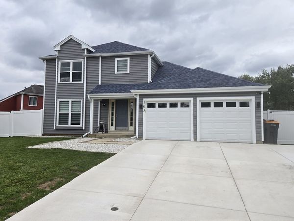 105 Jefferson Lane , Streamwood, IL 60107