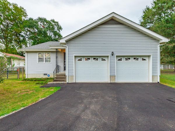 127 S Center Street, Rossville, GA 30741