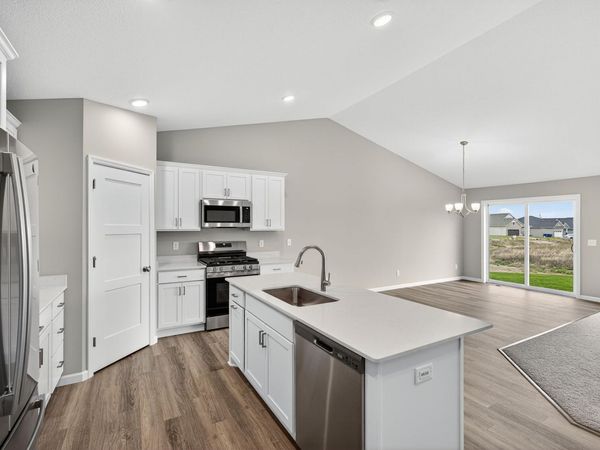 915 Yellowcrest Street SW, Delano, MN 55328
