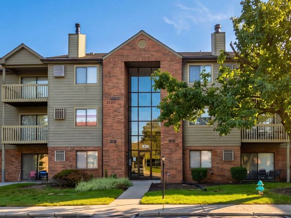 4381 Village Parkway Circle W, Unit 6, Indianapolis, IN 46254