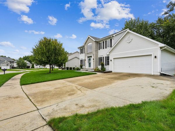 1073 62nd Street, West Des Moines, IA 50266