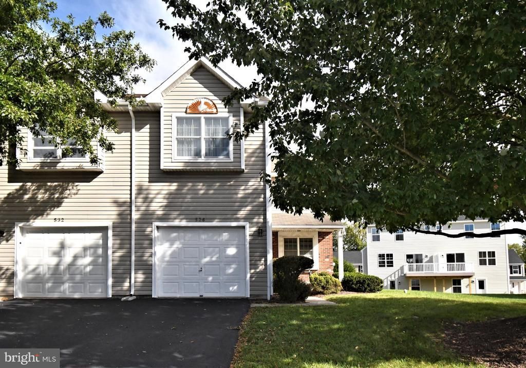 536 6TH STREET W , PENNSBURG, PA 18073