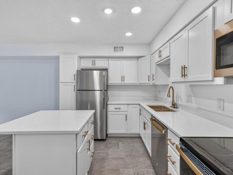 502 Arbor Place, Unit 15C, Union Township, OH 45255 Photo 9