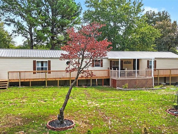 306 N Moseley Road, Colcord, OK 74338