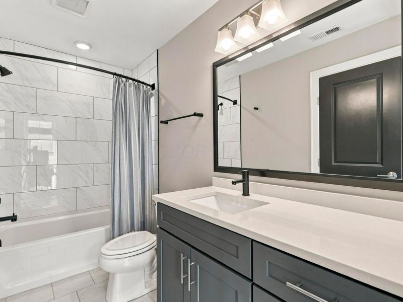 990 Pullman Place, Unit 29, Grandview Heights, OH 43212 Photo 12